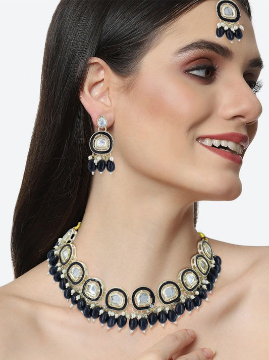 Gold Plated Black Kundan Stone Studded & Beaded Jewellery Set With Maangtika