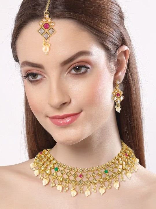 Gold-Plated Kundan Studded & Beaded Jewellery Set With Maangtika