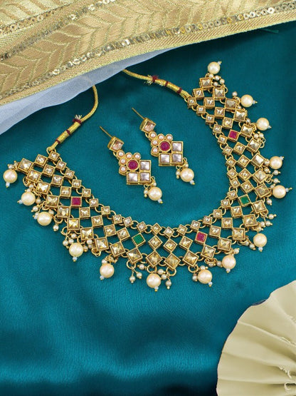 Gold-Plated Kundan Studded & Beaded Jewellery Set With Maangtika