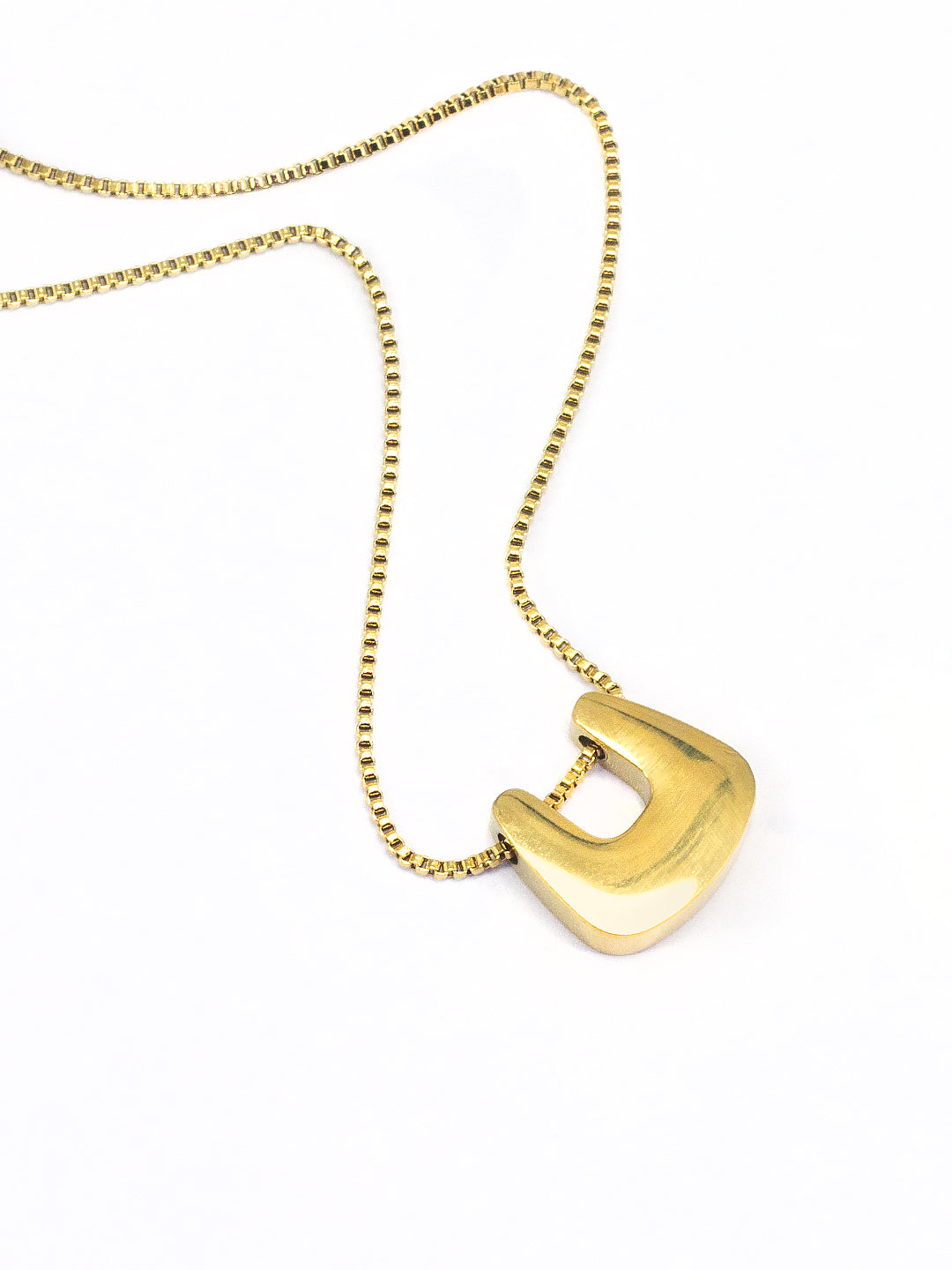 Anti Tarnish Horseshoe Chain Necklace | Trendy Gold-Plated Stainless-Steel Chain Necklace