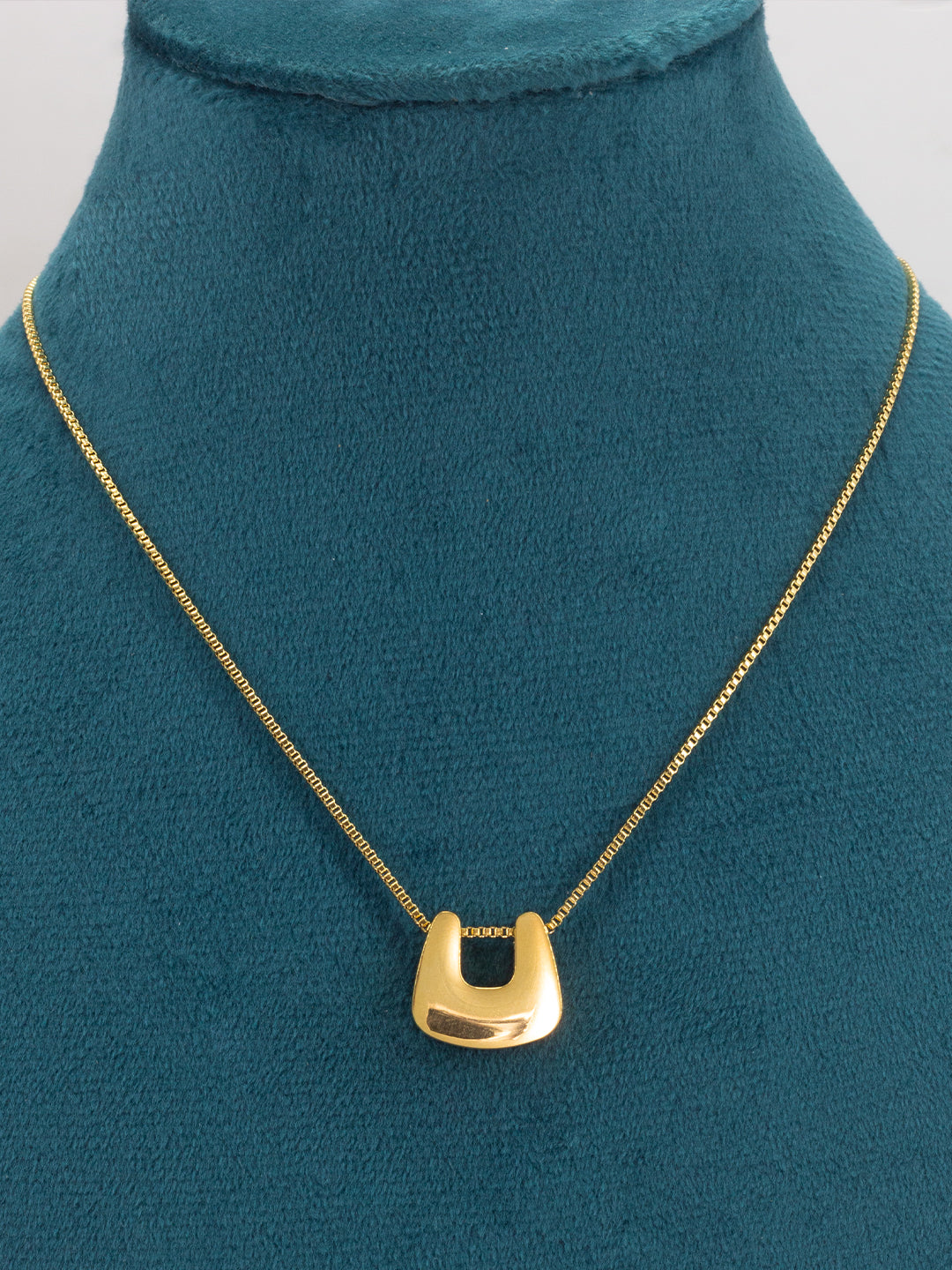 Anti Tarnish Horseshoe Chain Necklace | Trendy Gold-Plated Stainless-Steel Chain Necklace