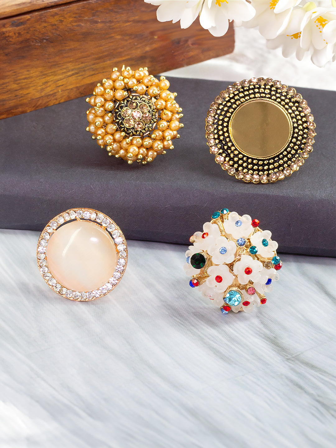 Set of 4 Gold Plated Artificial Stones & Mirror Round Shaped Adjustable Finger Rings