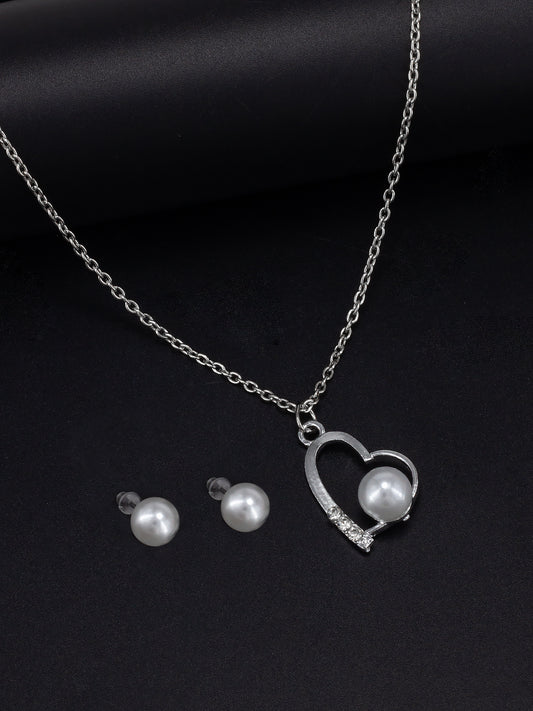 Silver Plated Pearl & Heart Shaped Pendant & Studs Set